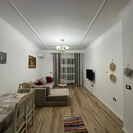 Apartment Sjsjksdbbd Tirana