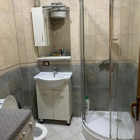 Apartment Sjsjksdbbd Tirana