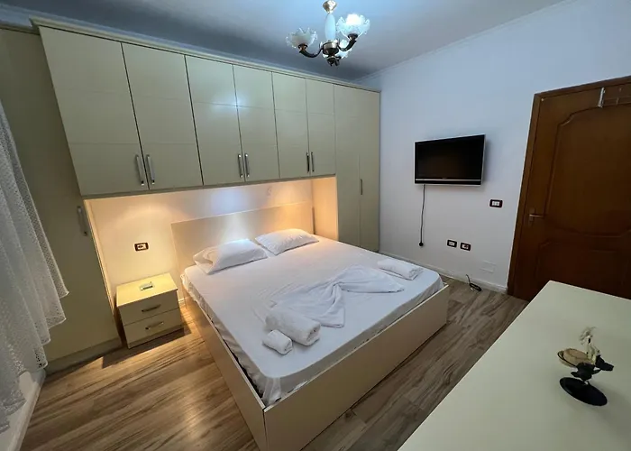 Cozy Apartment At Sunny Hill Apartment